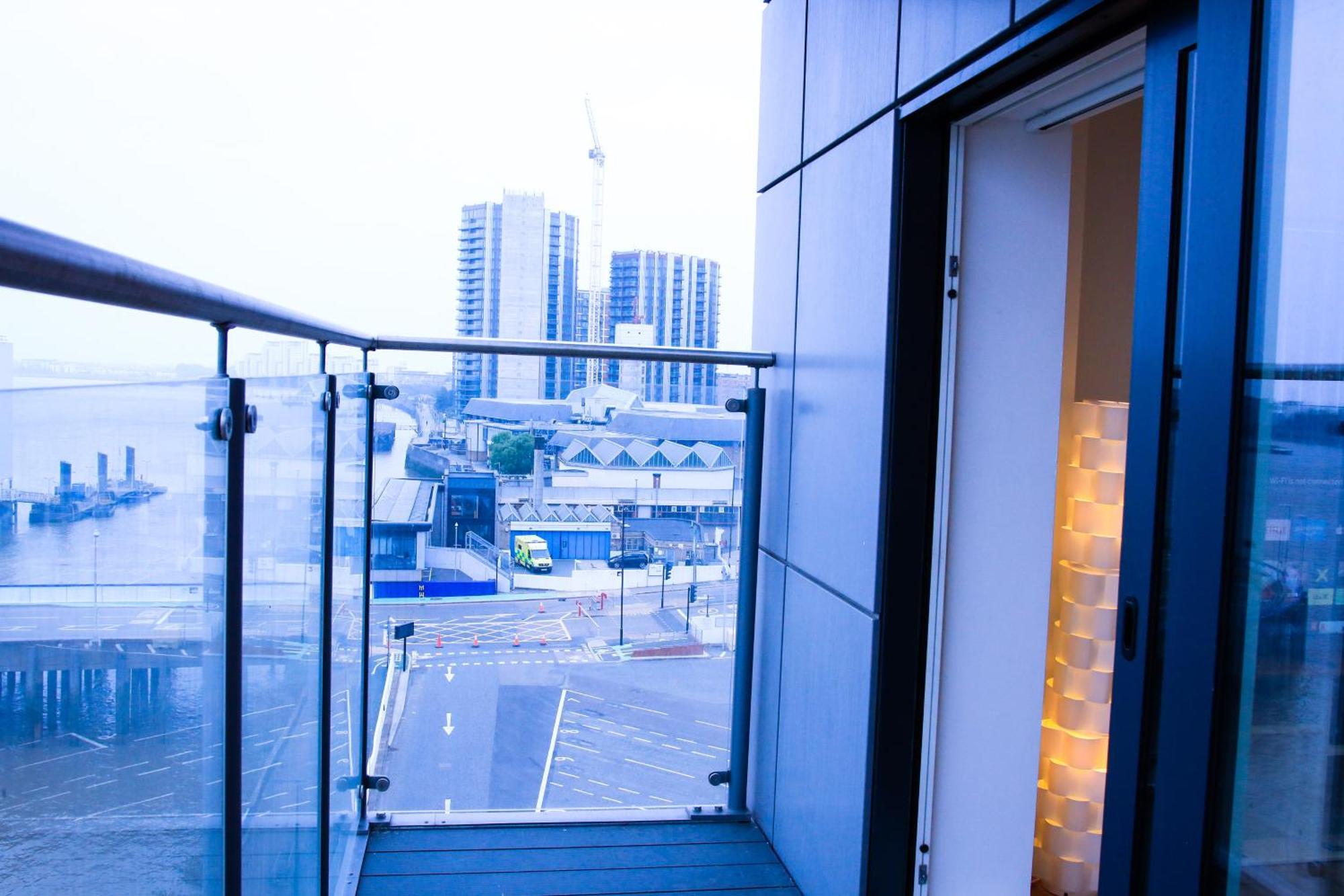Fezza Luxury Apartment London Bagian luar foto